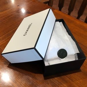 CHANEL Gift Box- Medium